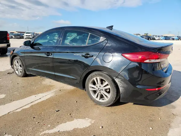 KMHD84LF4JU665944 2018 HYUNDAI ELANTRA - Image 2