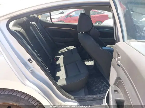 KMHD84LF4JU676023 2018 HYUNDAI ELANTRA - Image 8