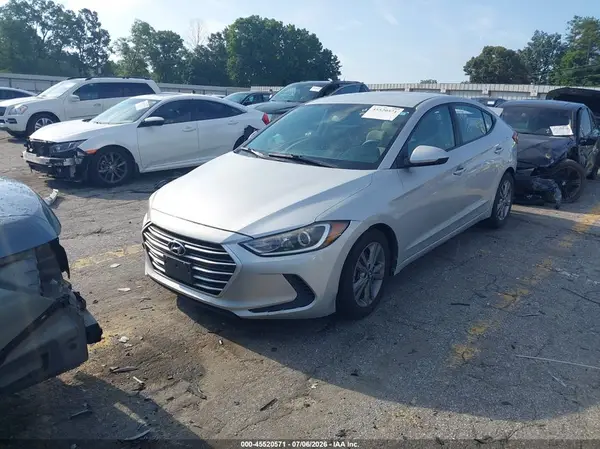 KMHD84LF4JU718061 2018 HYUNDAI ELANTRA - Image 2