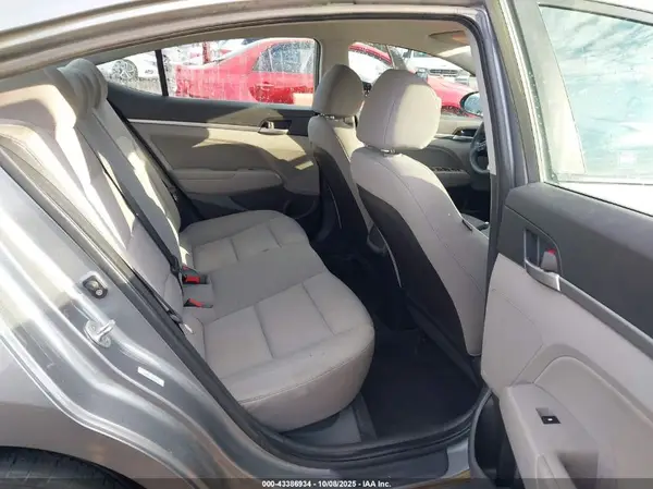 KMHD84LF4KU770811 2019 HYUNDAI ELANTRA - Image 8