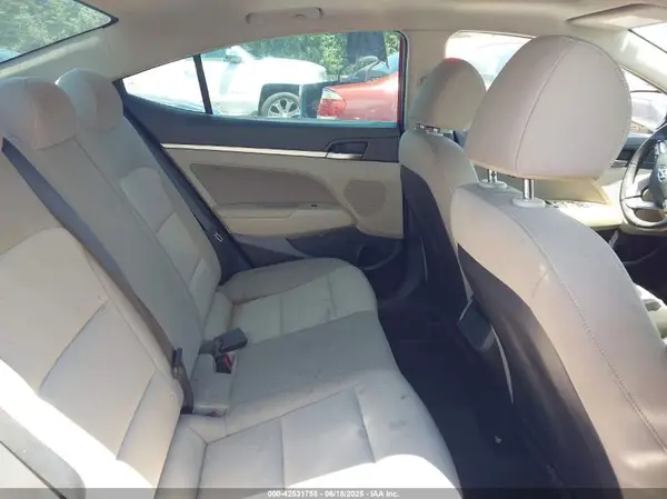 KMHD84LF4KU781808 2019 HYUNDAI ELANTRA - Image 8