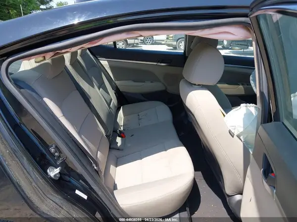 KMHD84LF4KU782621 2019 HYUNDAI ELANTRA - Image 8