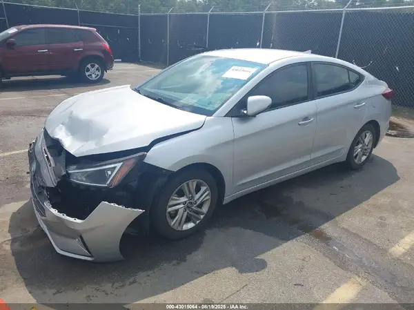 KMHD84LF4KU823247 2019 HYUNDAI ELANTRA - Image 2