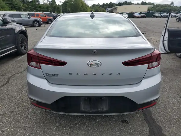 2020 HYUNDAI ELANTRA auction photo 6