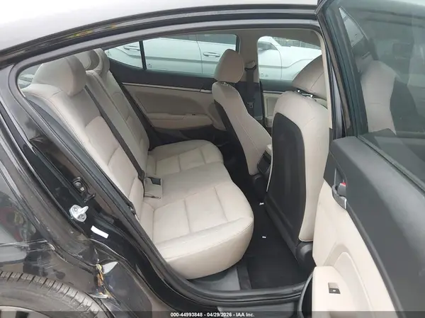 KMHD84LF5HU060258 2017 HYUNDAI ELANTRA - Image 8