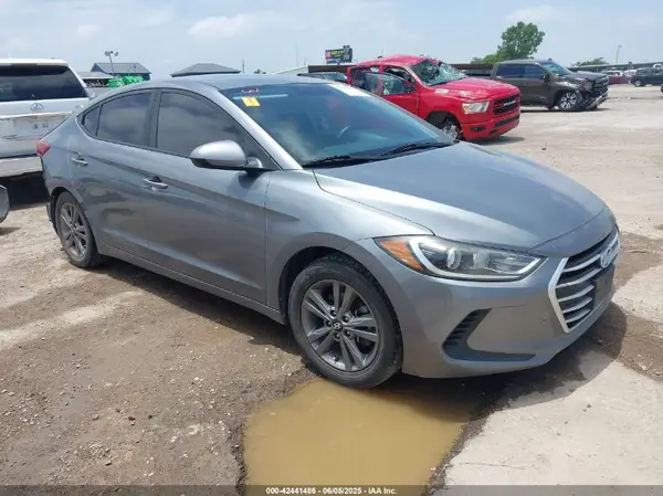 KMHD84LF5HU061037 2017 HYUNDAI ELANTRA - Image 1
