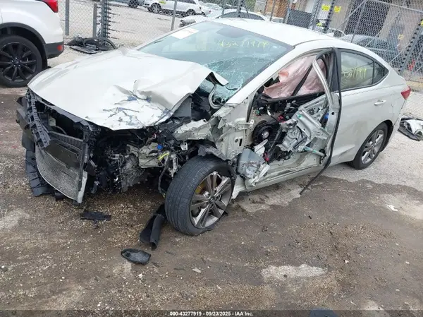 KMHD84LF5HU063211 2017 HYUNDAI ELANTRA - Image 2