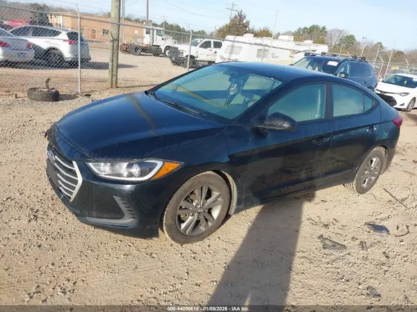 KMHD84LF5HU064228 2017 HYUNDAI ELANTRA - Image 2