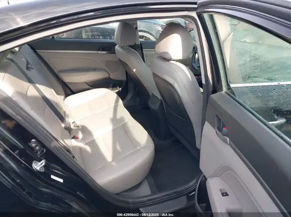 KMHD84LF5HU066853 2017 HYUNDAI ELANTRA - Image 8