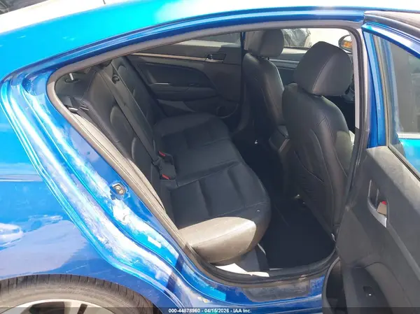 KMHD84LF5HU075424 2017 HYUNDAI ELANTRA - Image 8