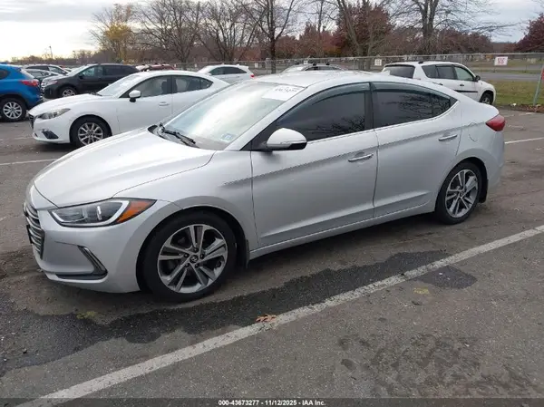 KMHD84LF5HU076637 2017 HYUNDAI ELANTRA - Image 2