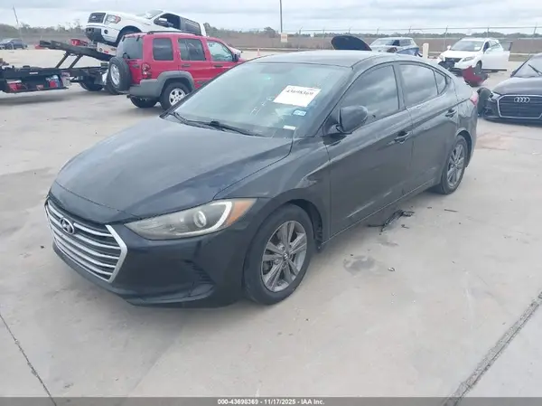 KMHD84LF5HU099741 2017 HYUNDAI ELANTRA - Image 2