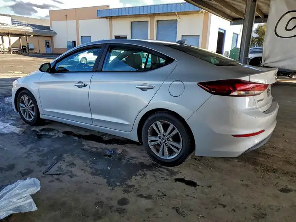 KMHD84LF5HU105540 2017 HYUNDAI ELANTRA - Image 2