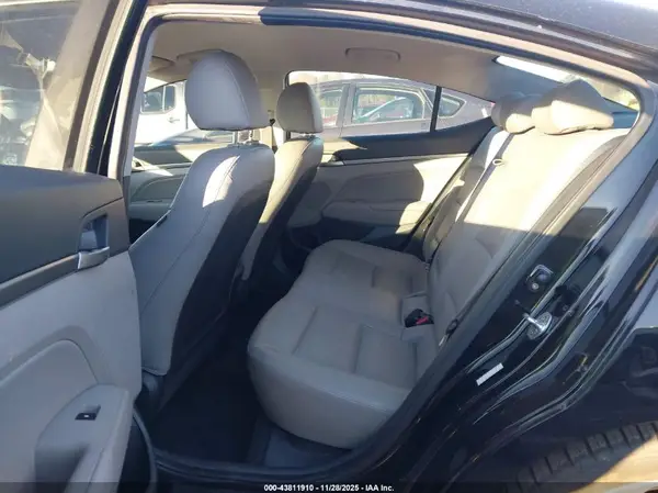 KMHD84LF5HU116540 2017 HYUNDAI ELANTRA - Image 8