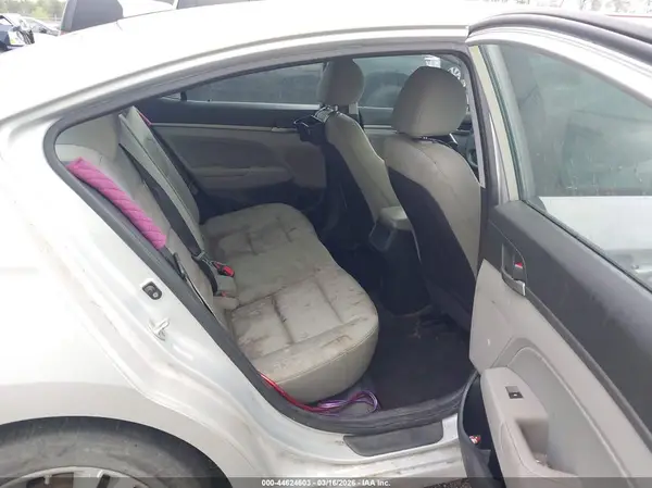 KMHD84LF5HU149747 2017 HYUNDAI ELANTRA - Image 8