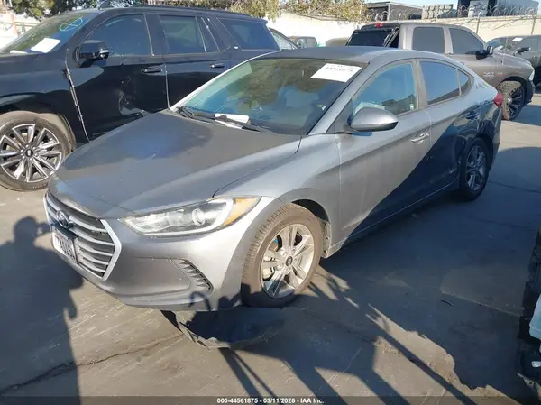 KMHD84LF5HU151921 2017 HYUNDAI ELANTRA - Image 2