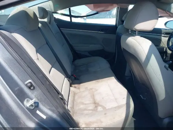 KMHD84LF5HU152826 2017 HYUNDAI ELANTRA - Image 8
