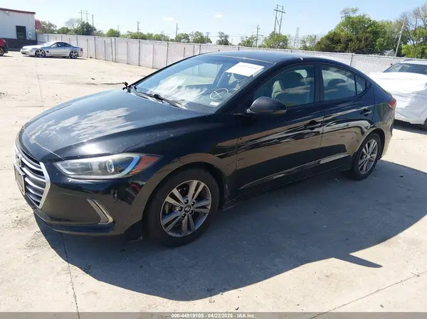 KMHD84LF5HU153815 2017 HYUNDAI ELANTRA - Image 2