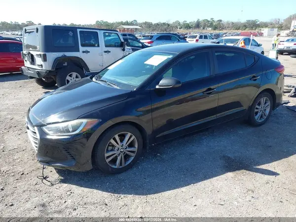 KMHD84LF5HU156018 2017 HYUNDAI ELANTRA - Image 2