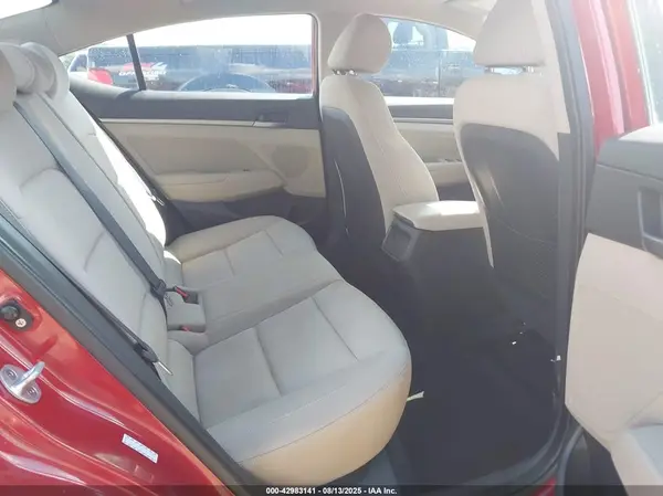 KMHD84LF5HU162062 2017 HYUNDAI ELANTRA - Image 8