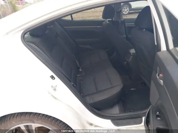 KMHD84LF5HU170145 2017 HYUNDAI ELANTRA - Image 8