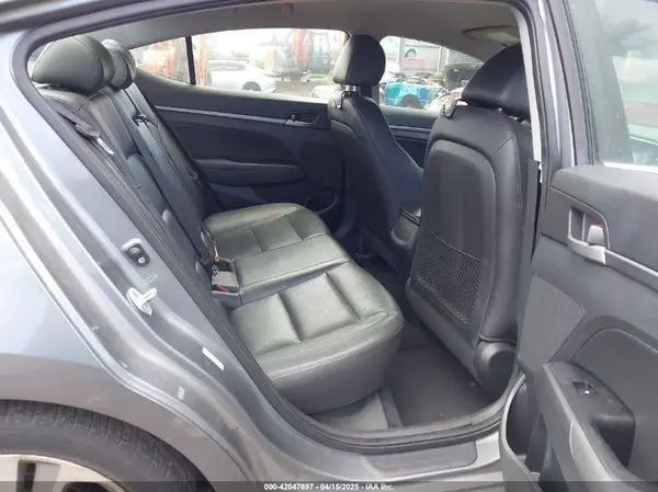 KMHD84LF5HU193876 2017 HYUNDAI ELANTRA - Image 8