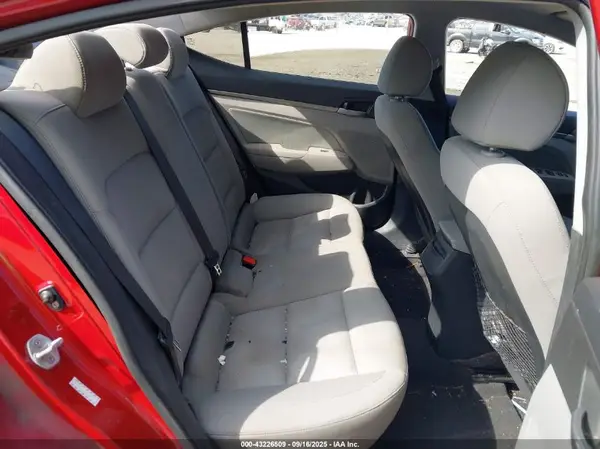 KMHD84LF5HU196423 2017 HYUNDAI ELANTRA - Image 8