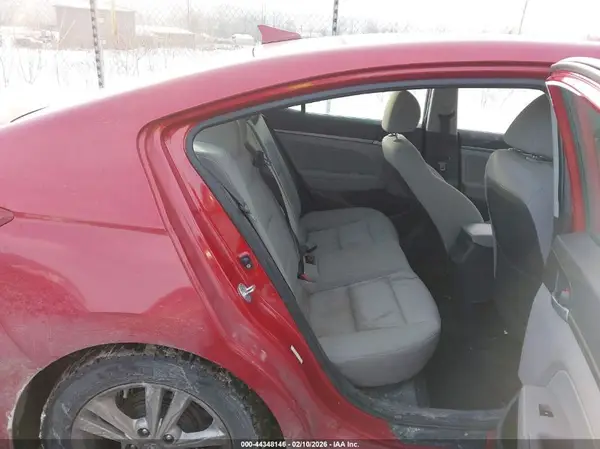 KMHD84LF5HU197359 2017 HYUNDAI ELANTRA - Image 8