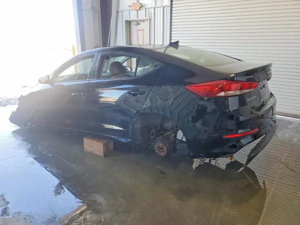 KMHD84LF5HU203645 2017 HYUNDAI ELANTRA - Image 2