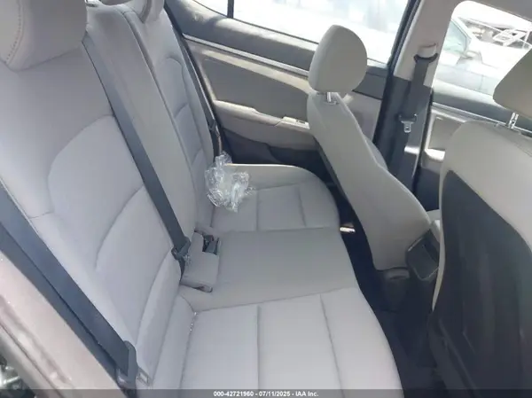 KMHD84LF5HU206352 2017 HYUNDAI ELANTRA - Image 8