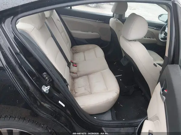 KMHD84LF5HU207016 2017 HYUNDAI ELANTRA - Image 8