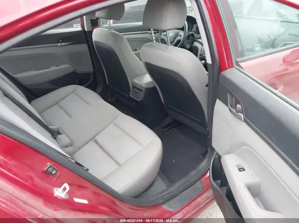 KMHD84LF5HU210501 2017 HYUNDAI ELANTRA - Image 8