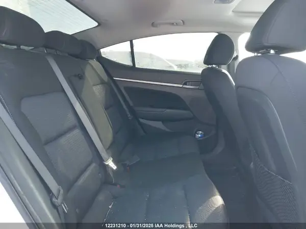 KMHD84LF5HU217724 2017 HYUNDAI ELANTRA - Image 8