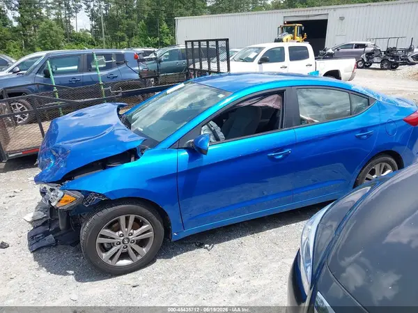 KMHD84LF5HU222468 2017 HYUNDAI ELANTRA - Image 2