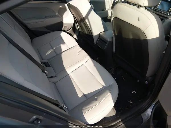 KMHD84LF5HU224916 2017 HYUNDAI ELANTRA - Image 8