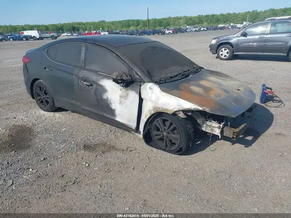KMHD84LF5HU237195 2017 HYUNDAI ELANTRA - Image 1