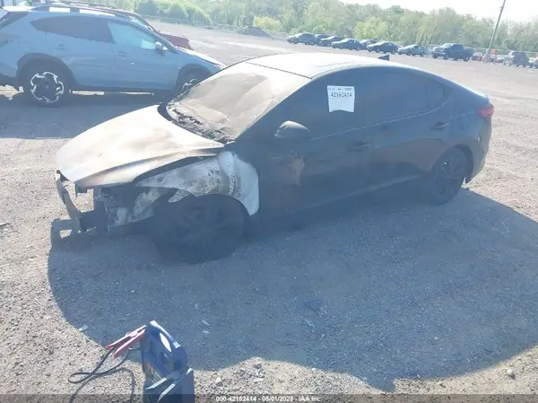 KMHD84LF5HU237195 2017 HYUNDAI ELANTRA - Image 2