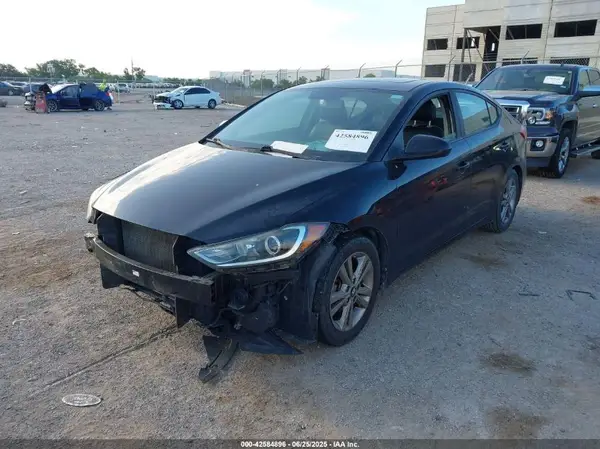 KMHD84LF5HU238928 2017 HYUNDAI ELANTRA - Image 2