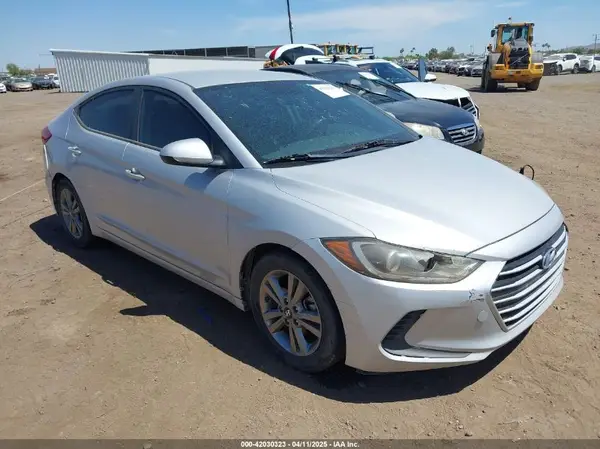 KMHD84LF5HU245927 2017 HYUNDAI ELANTRA - Image 1