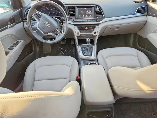 KMHD84LF5HU246639 2017 HYUNDAI ELANTRA - Image 8