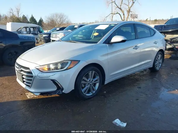 KMHD84LF5HU247080 2017 HYUNDAI ELANTRA - Image 2