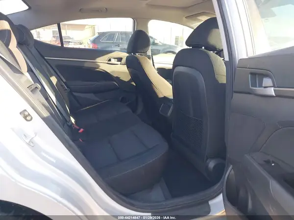 KMHD84LF5HU247080 2017 HYUNDAI ELANTRA - Image 8