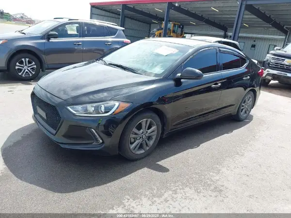 KMHD84LF5HU249928 2017 HYUNDAI ELANTRA - Image 2