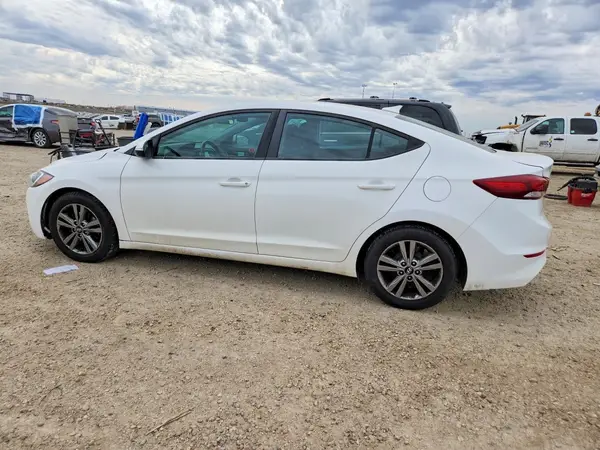 KMHD84LF5HU268155 2017 HYUNDAI ELANTRA - Image 2