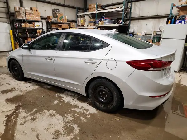 KMHD84LF5HU274800 2017 HYUNDAI ELANTRA - Image 2