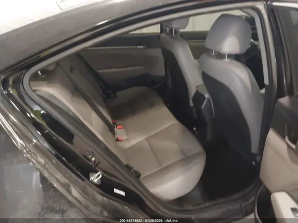 KMHD84LF5HU288759 2017 HYUNDAI ELANTRA - Image 8