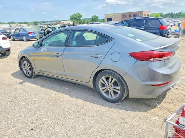 KMHD84LF5HU300392 2017 HYUNDAI ELANTRA - Image 2