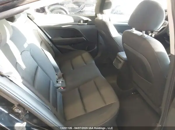 KMHD84LF5HU303387 2017 HYUNDAI ELANTRA - Image 8