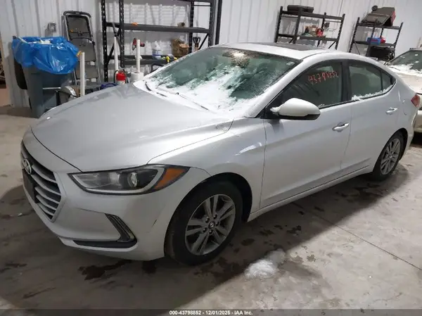 KMHD84LF5HU326894 2017 HYUNDAI ELANTRA - Image 2