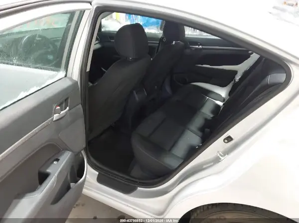 KMHD84LF5HU326894 2017 HYUNDAI ELANTRA - Image 8